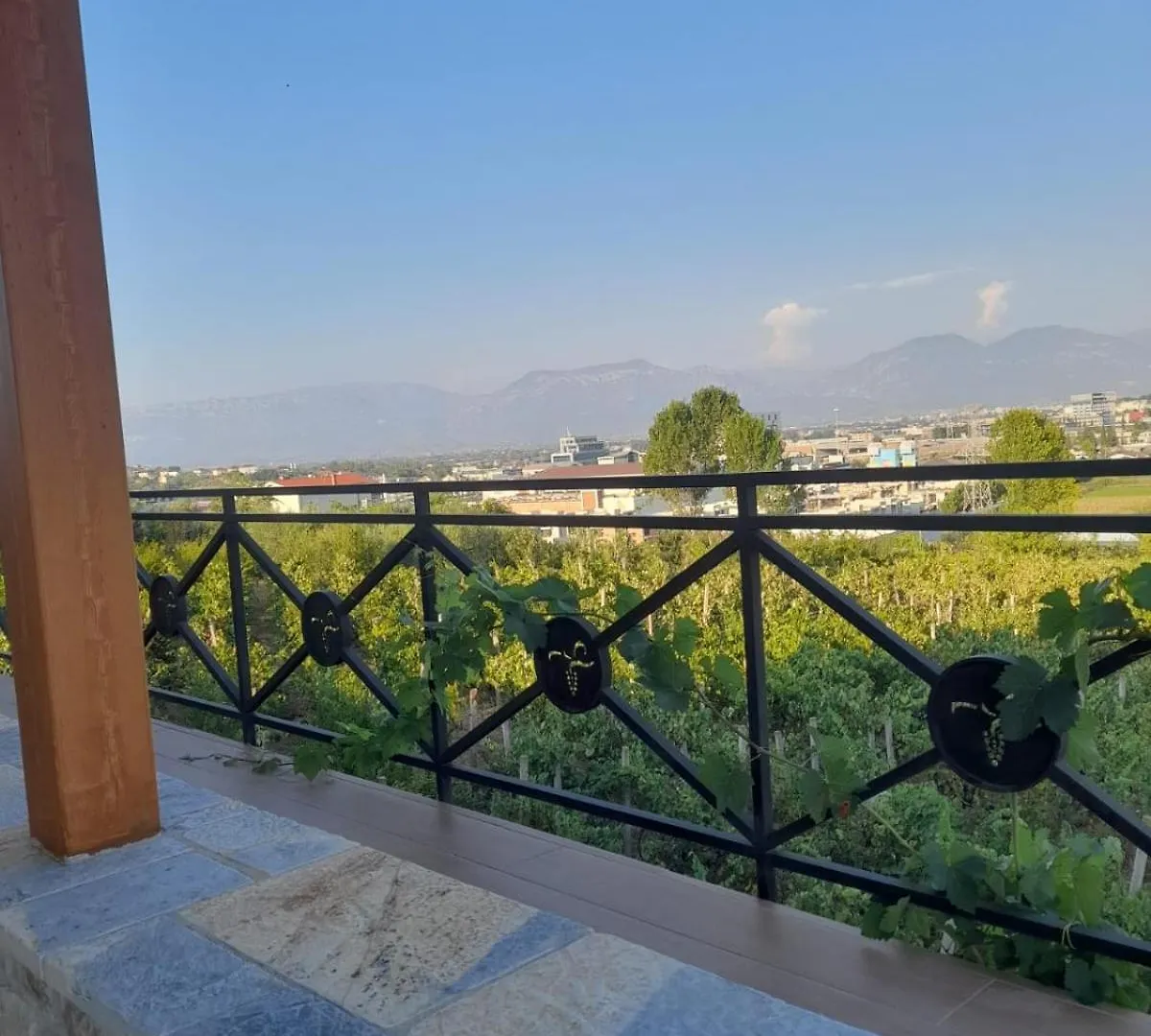 Vila Shehi Guesthouse And Winery Mucaj