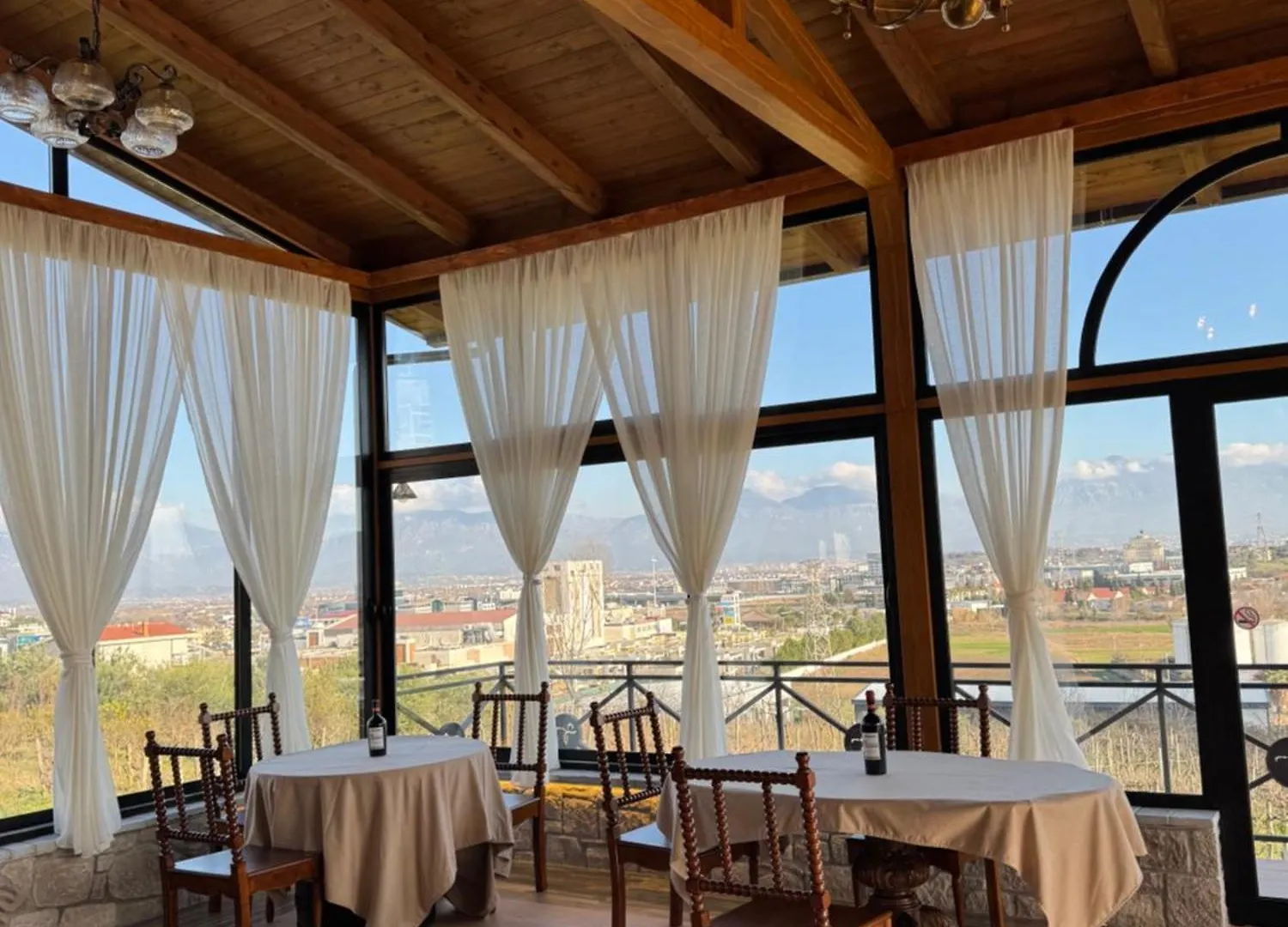 Gasthuis Vila Shehi Guesthouse And Winery Mucaj